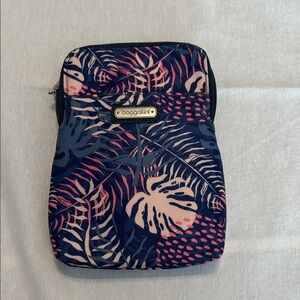 Baggallini Navy and Pink Leaf Print Pouch